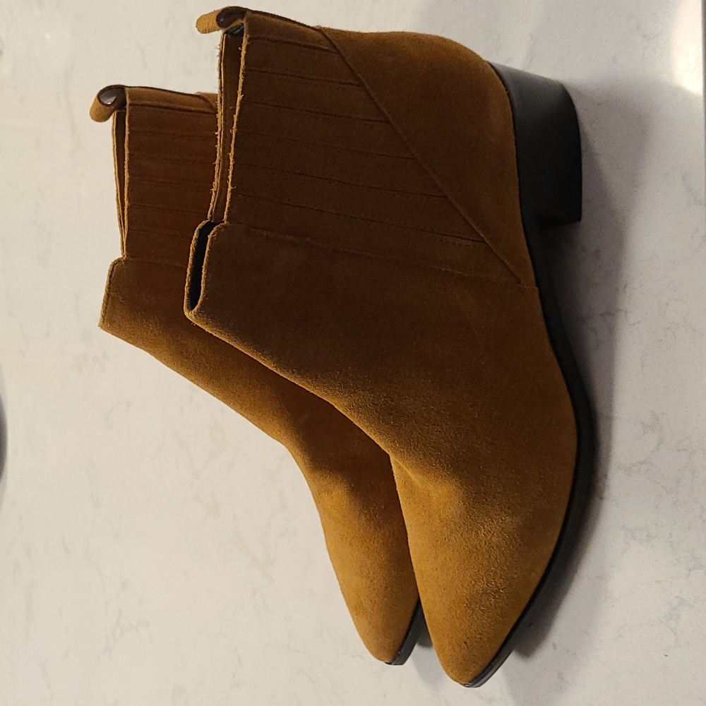 Marc Fisher brown suede boots 8.5